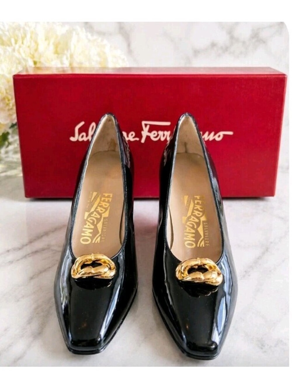 Salvatore Ferragamo LINEA Black Patent Leather Pumps Gold Chain 6.5 AA Italy Box